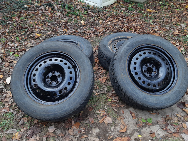 245/60R18 winter tires on steel rims off 2020 Ford Edge w TPMS in Tires & Rims in Barrie