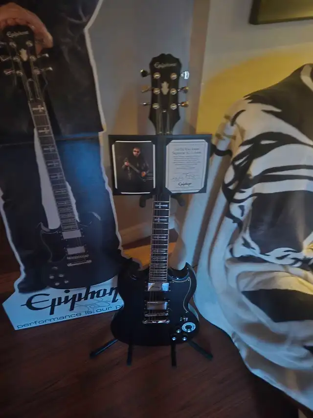 Tony Iommi SG-400 limited Edition in Guitars in Edmonton - Image 7