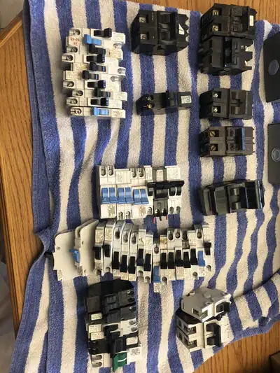 Federal Pioneer Breakers, View more