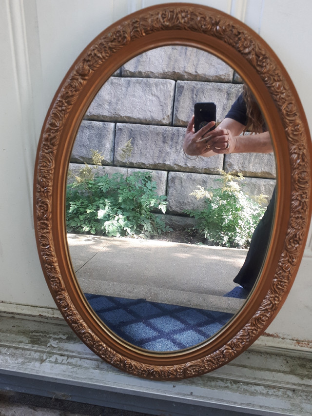 Antique Oval mirror in Arts & Collectibles in Saint John