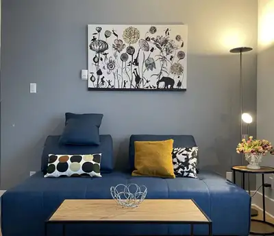 Now-Aug2-Super location-next to metro du college-large 2bedR-