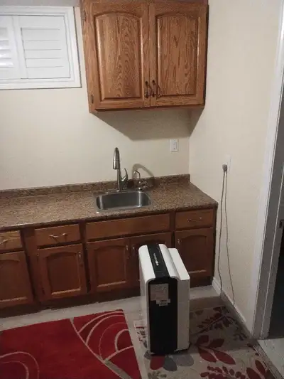 The rent includes utilities, hydro, laundry (washing and drying), and Wi-Fi. This house is in close...