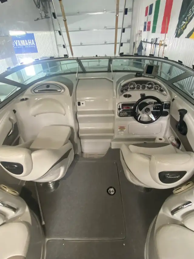 CRONWLINE 255 CCR.     (2008) in Powerboats & Motorboats in Lac-Saint-Jean - Image 6
