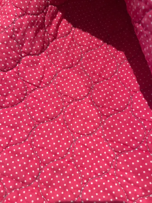 queen size Betsy Johnson quilt in Bedding in St. Catharines - Image 3