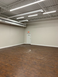 Retail / Light Industrial Unit for Lease Hamilton Mountain