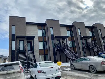 Condo 4 1/2 avec électros - 2 Bedroom with Applicances, View more