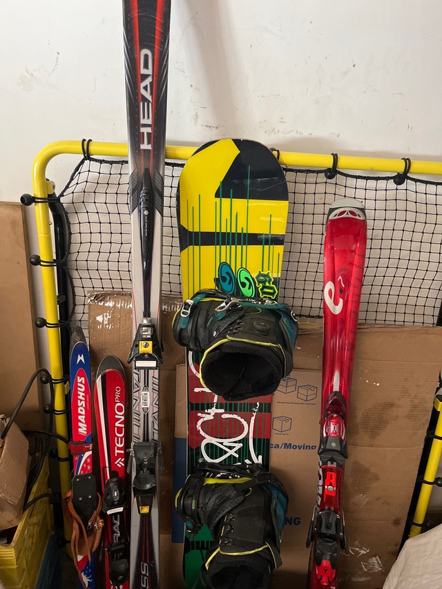 Free skis Free Stuff Calgary Kijiji