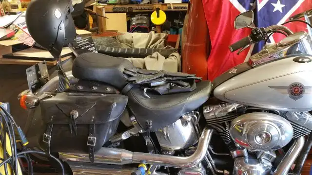 2001 HARLEY DAVIDSON FAT BOY only 2,988. kms. TRADES? in Street, Cruisers & Choppers in Red Deer - Image 4