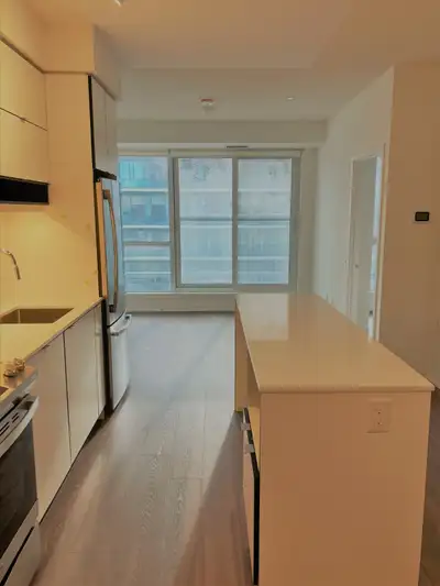 A Stunning 1 Bedroom + Den Condo in Mississauga - $2,400 Location: 4065 Confederation Pkwy, Mississa...