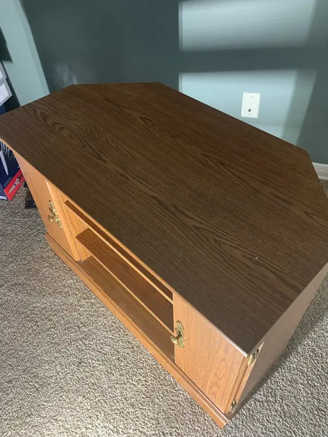 TV stand in TV Tables & Entertainment Units in Ottawa - Image 3
