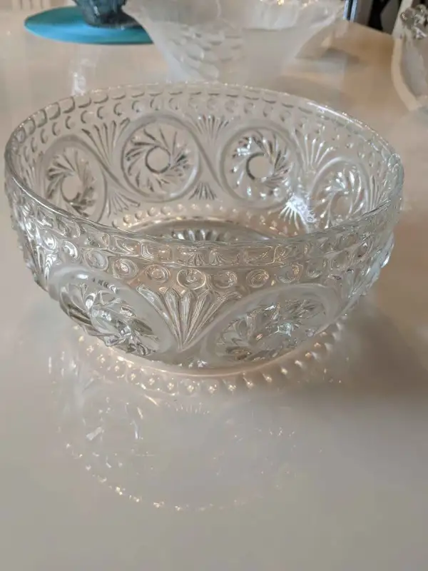 Large Detailed Crystal Serving Bowl63793682996611121