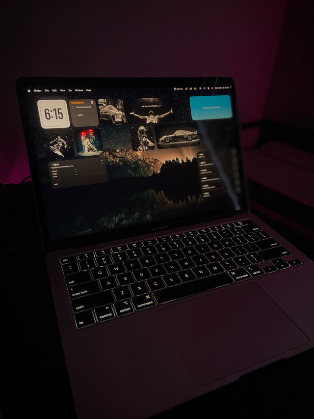 Macbook air 13” 2020 in Laptops in Markham / York Region - Image 2