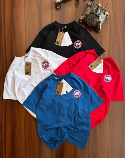 * Brand: Canada Goose * Available Sizes: S, M, L, XL , XXL * Colours: Black, White, Red, Blue, Gray...