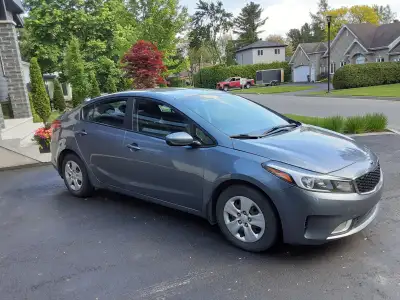 Kia forte motion 2017 automatique 2.4 litres 270000 km fait sur la grande route full équipé avec cam...