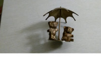 Vtg.Bears "Give me Shelter"-Solid Brass-good cond.