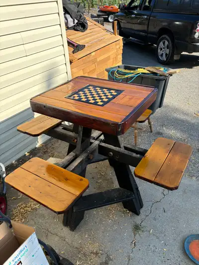 Pub style pick nick table includes a variety of games chess checkers back gamon crib dominos 400 obo