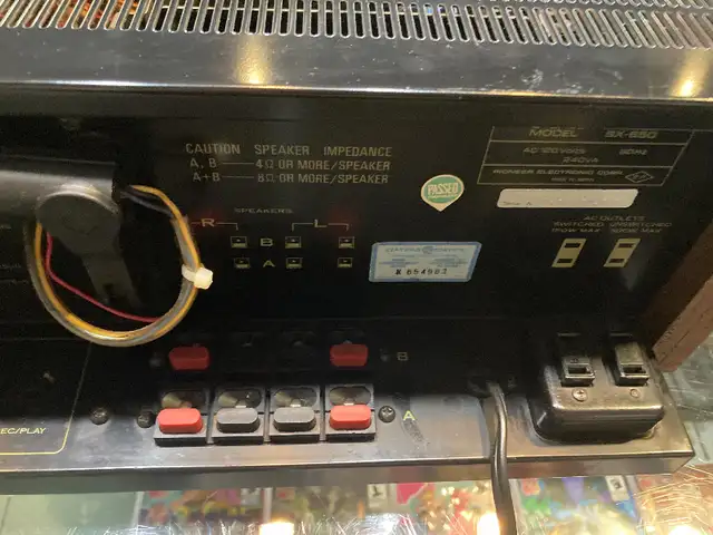 PIONEER SX-650 Récepteur Amplificateur 1976 Vintage Vinyle Tuner in Stereo Systems & Home Theatre in Sherbrooke - Image 8