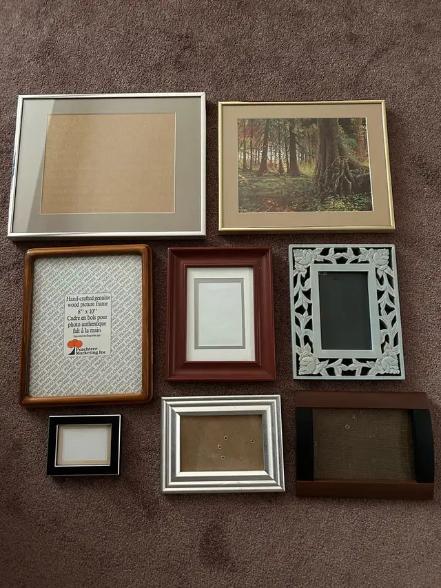 Various Picture Frames (8) in Home Décor & Accents in Belleville - Image 2