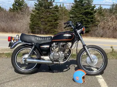1979 Honda CB400T “Hawk” Motorcycle, 24k Kms all original, looking for or looking to build a Cafe Ra...