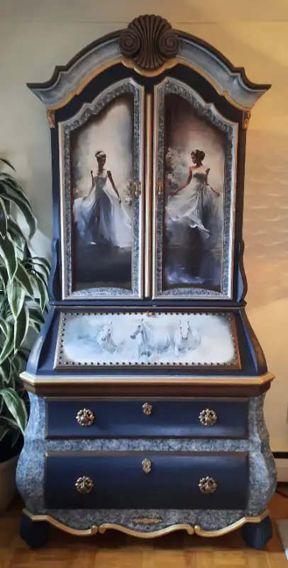 Secretary Desk/shelves/drawers - must sell/moving in Bookcases & Shelving Units in Hamilton - Image 3