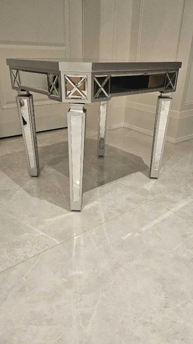 Mirrored side table / nightstand in Other Tables in City of Toronto - Image 3