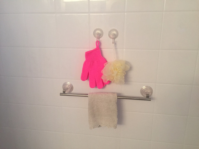 Suction Cup Towel Bar & Two Hooks in Bathwares in Calgary