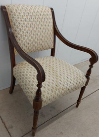 CLASSIC ARMCHAIR (VINTAGE)