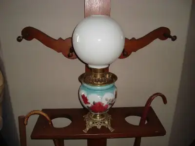Circa 1900 Victorian Gone With the Wind style oil lamp. Also called banquet lamps. Still quite usabl...