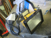 VINTAGE UBERHAUS 250w PORTABLE WORK LIGHT $15 MINT IN BOX