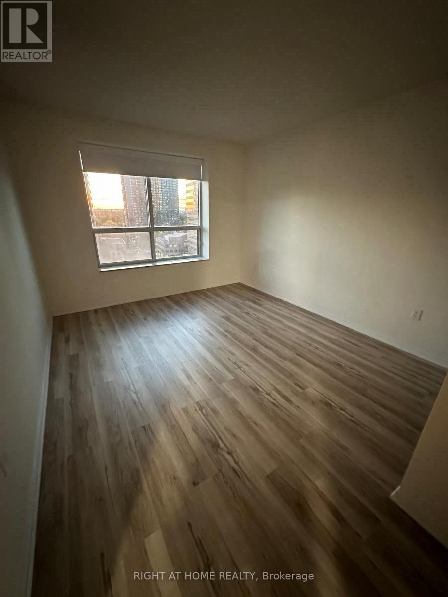 Lease take over - 3bds 2 bathrooms - Finch/Yonge — photo 3