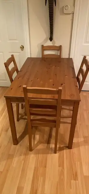 Beautiful Family dining room set like new a must see . in Dining Tables & Sets in City of Halifax - Image 5