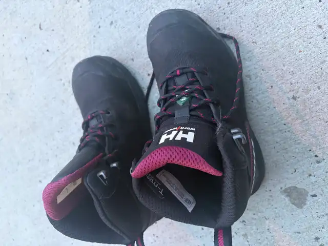 Helly Hansen Women's Work Boots in Women's - Shoes in St. Albert - Image 3