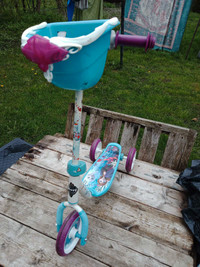 Kids 3 Wheel Scooter, Frozen Themed With Basket