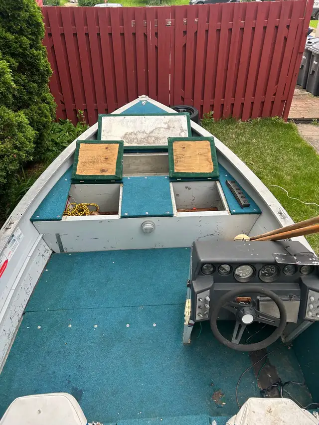 Bateau de pêche in Powerboats & Motorboats in Laval / North Shore - Image 3