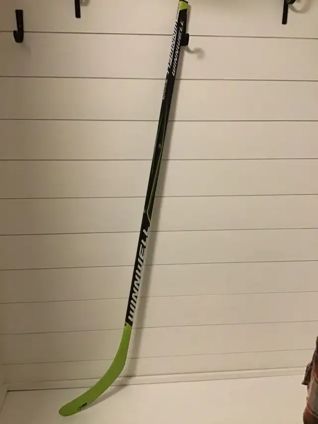 New… Winnwell Q5- Youth Hockey stick in Hockey in Ottawa - Image 2