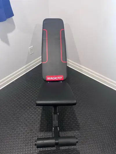 Get ready to pump some iron with this Magicfit adjustable weight bench! This used bench is in good c...
