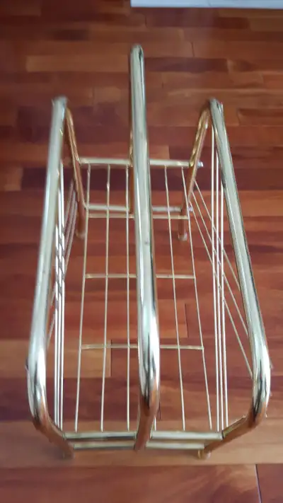 GRAND SUPPORT RANGEMENT EN MÉTAL GOLD 7"LARx13"LONx15"HAU $15.00, View more