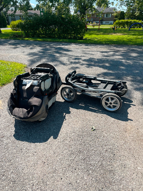 Peg Perego double stroller with steering wheel dans Poussettes, porte-bébés et sièges d'auto  à Ouest de l’Île - Image 4
