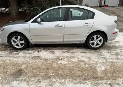 2009 Mazda 3 2.0l (Manual) Transmission Loaded with all power options 154,000KM Couple Dings & Small...