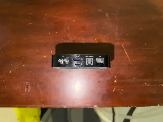 Apple TV 2nd or 3rd Generation No Remote in General Electronics in Edmonton - Image 4