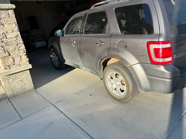 2012 Limited Ford Escape581029236196003841