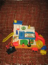 COMPLETE ~937 Fisher Price Play Family Sesame Street Clubhouse