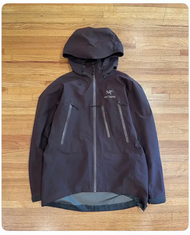 Arc’teryx Alpha SV Jacket