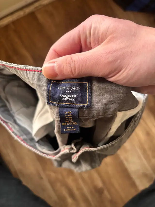 Gap Cargo Shorts in Men's in Charlottetown - Image 3