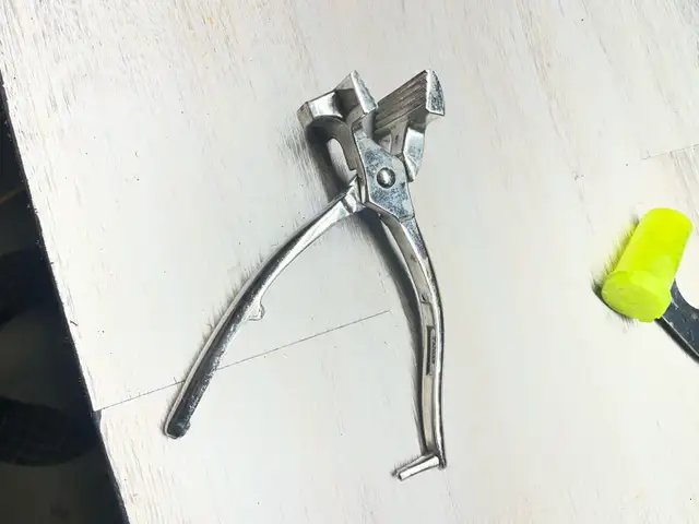 Fredrix Canvas Pliers439732510299279361