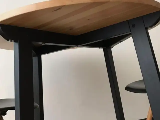 IKEA Gamlared Round Dining table in Dining Tables & Sets in City of Toronto - Image 3