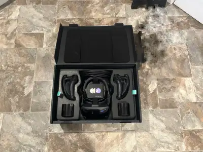 Valve Index VR headset - full kit, View more