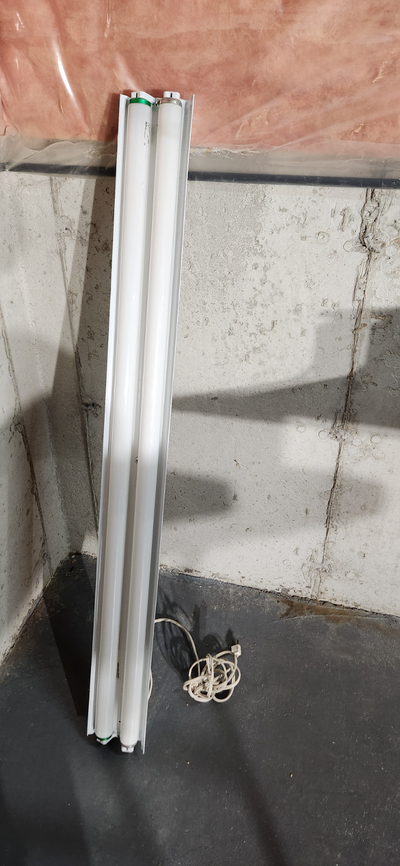 4 FT SHOPLIGHT $10.00, View more