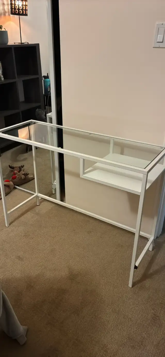 ikea desk  in Desks in Downtown-West End - Image 4