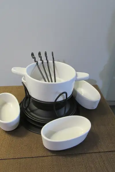 ENSEMBLE À FONDUE AU CHOCOLAT, View more